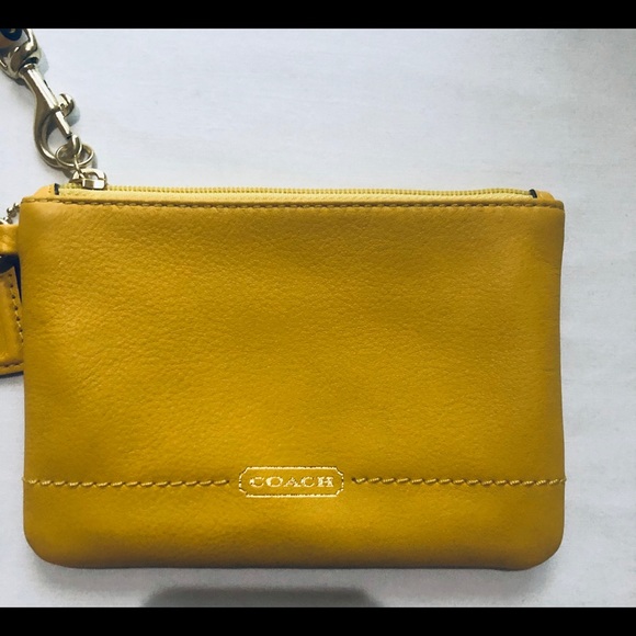 BRAND NEW Yellow coach clutch/wristlet - Picture 2 of 3